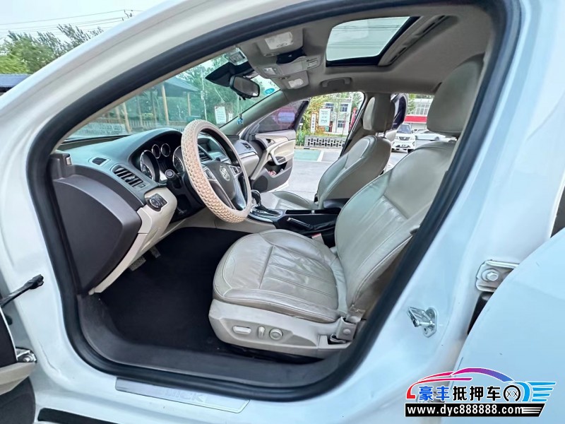 12年别克君威轿车抵押车出售