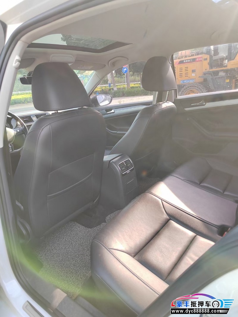 17年大众速腾轿车抵押车出售