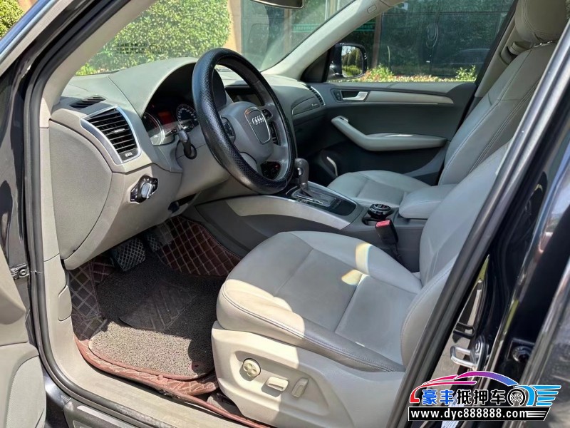 13年奥迪Q5轿车抵押车出售