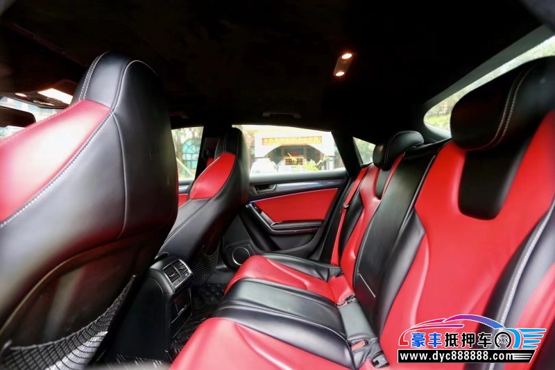 12年奥迪S5轿车抵押车出售