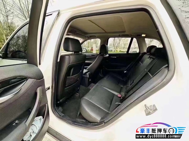 13年宝马X1轿车抵押车出售