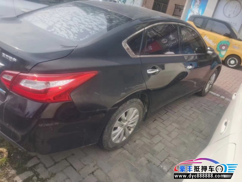 18年日产天籁轿车抵押车出售