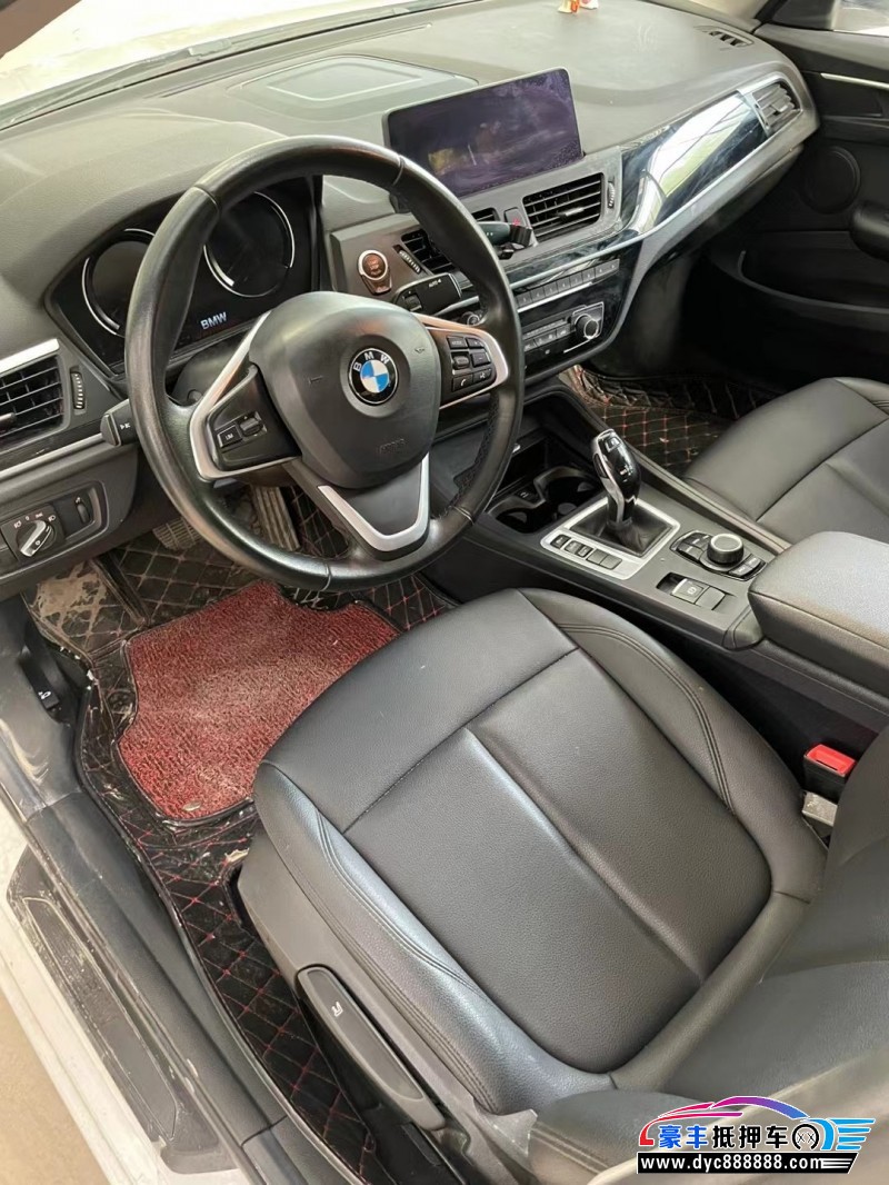 20年宝马1系轿车抵押车出售