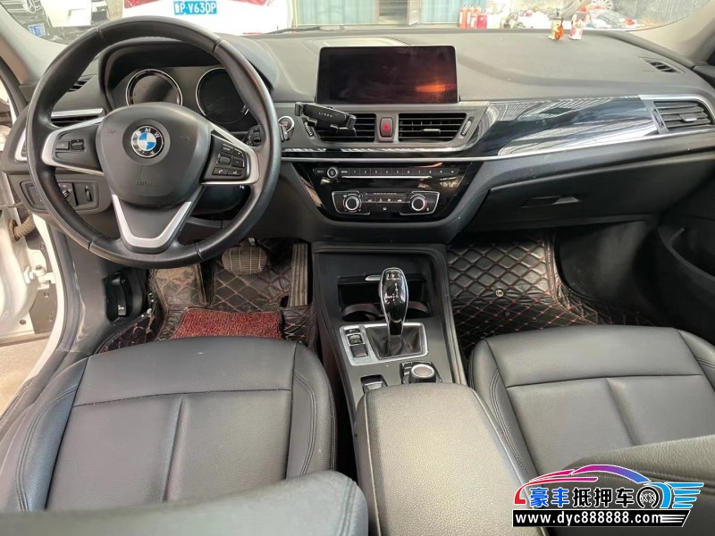 20年宝马1系轿车抵押车出售