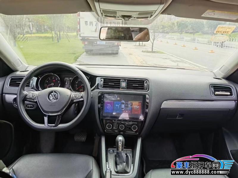 18年大众速腾轿车抵押车出售