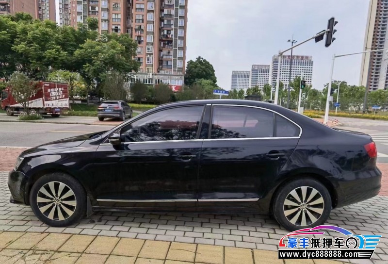 18年大众速腾轿车抵押车出售