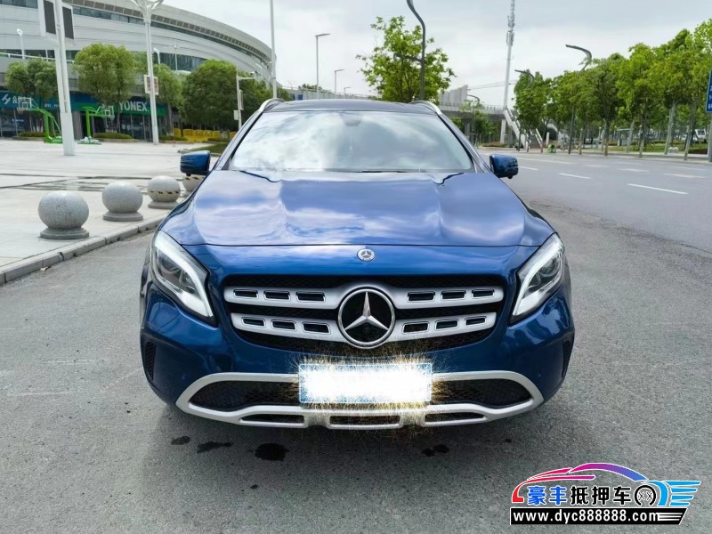 19年奔驰CLA轿车抵押车出售