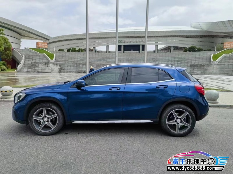 19年奔驰CLA轿车抵押车出售