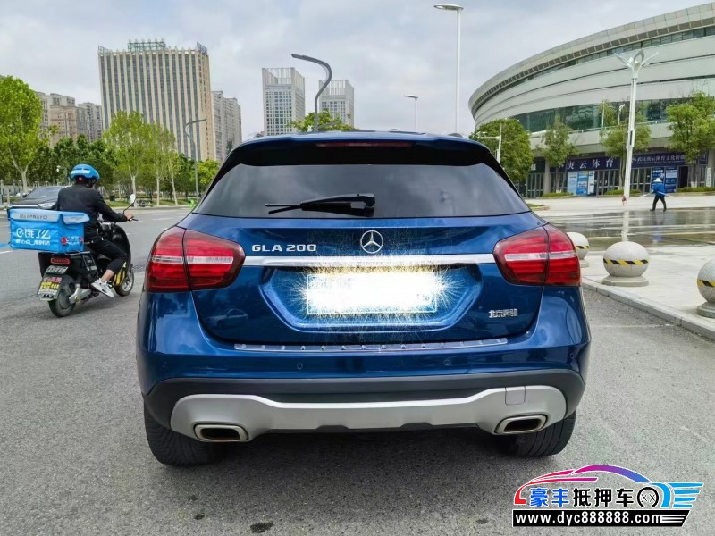 19年奔驰CLA轿车抵押车出售