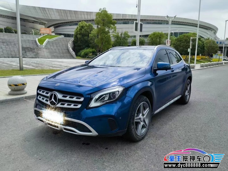 19年奔驰GLA轿车抵押车出售