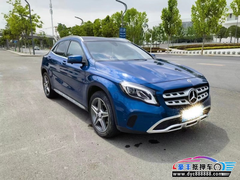 19年奔驰GLA轿车抵押车出售