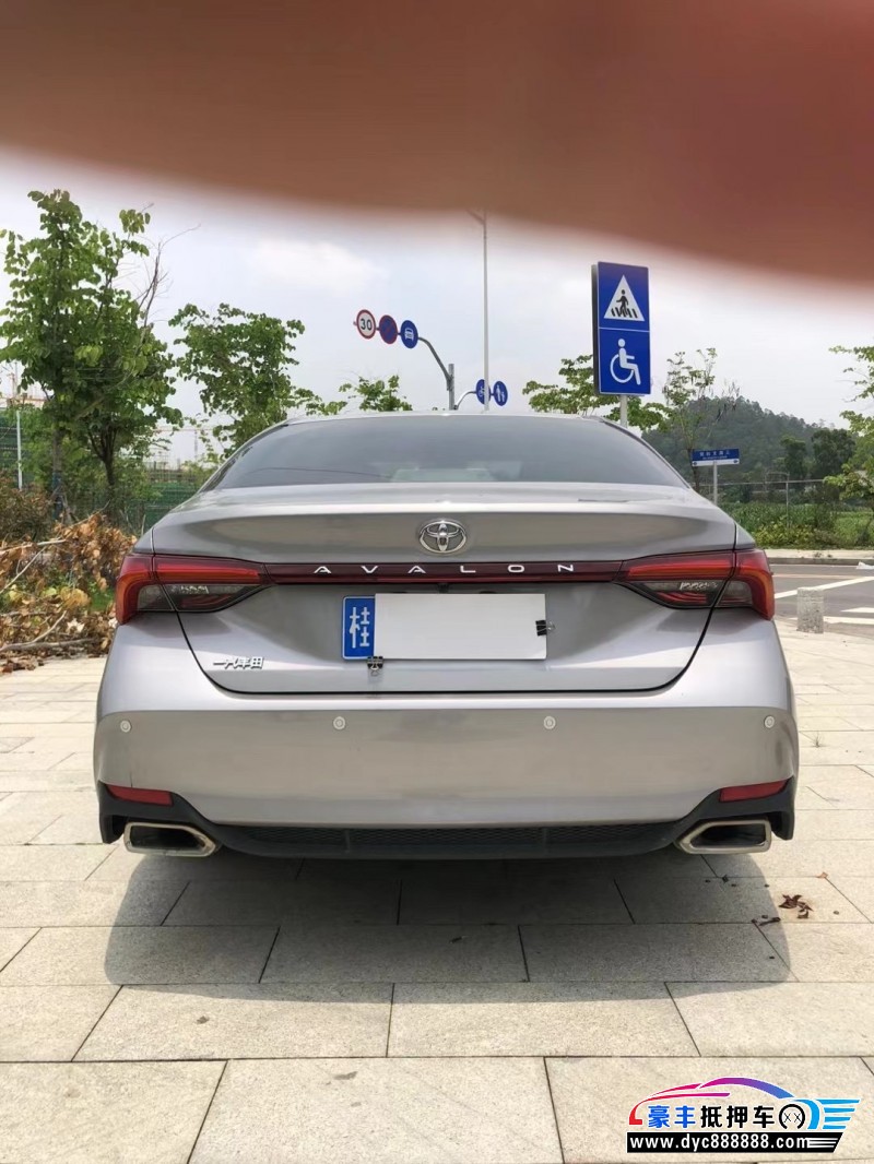 20年丰田亚洲龙轿车抵押车出售