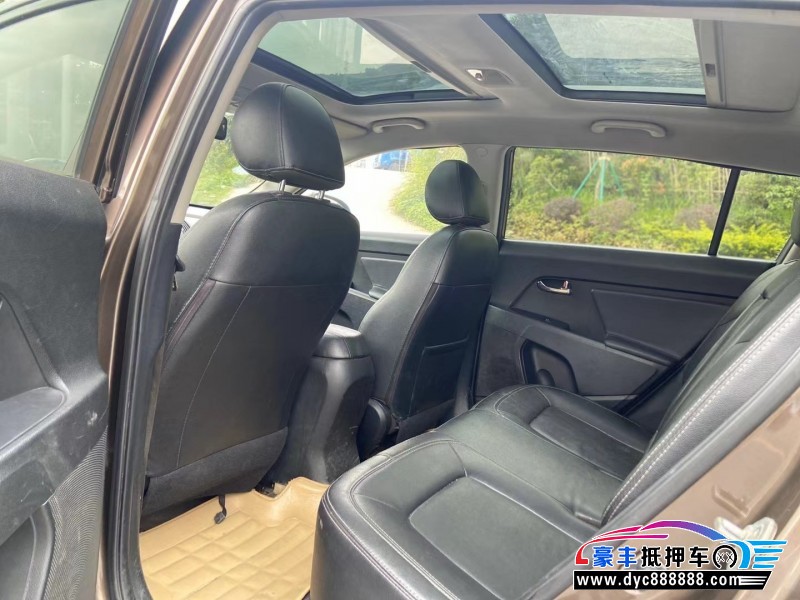 11年起亚智跑轿车抵押车出售