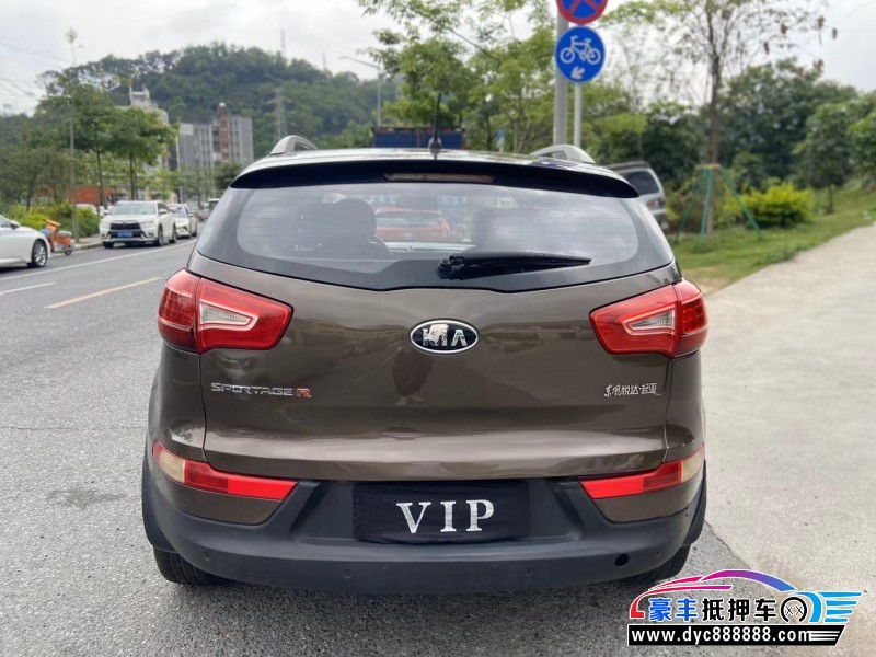 11年起亚智跑轿车抵押车出售