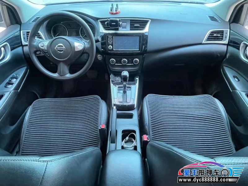 16年日产轩逸轿车抵押车出售