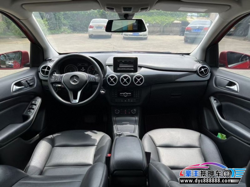 14年奔驰B轿车抵押车出售