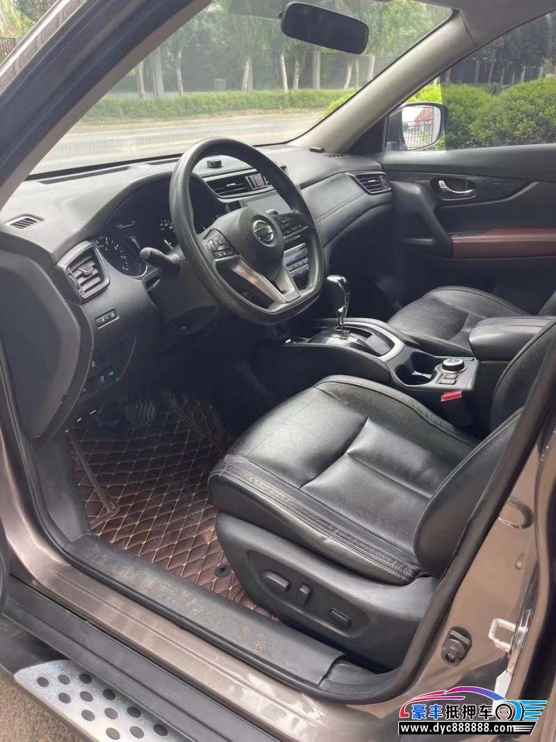 17年日产奇骏轿车抵押车出售