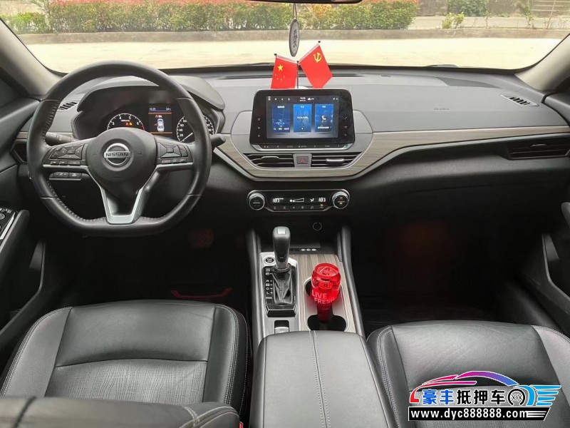 22年日产天籁轿车抵押车出售