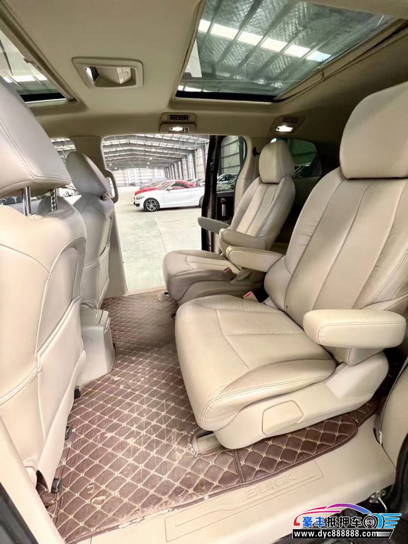 15年别克GL8轿车抵押车出售