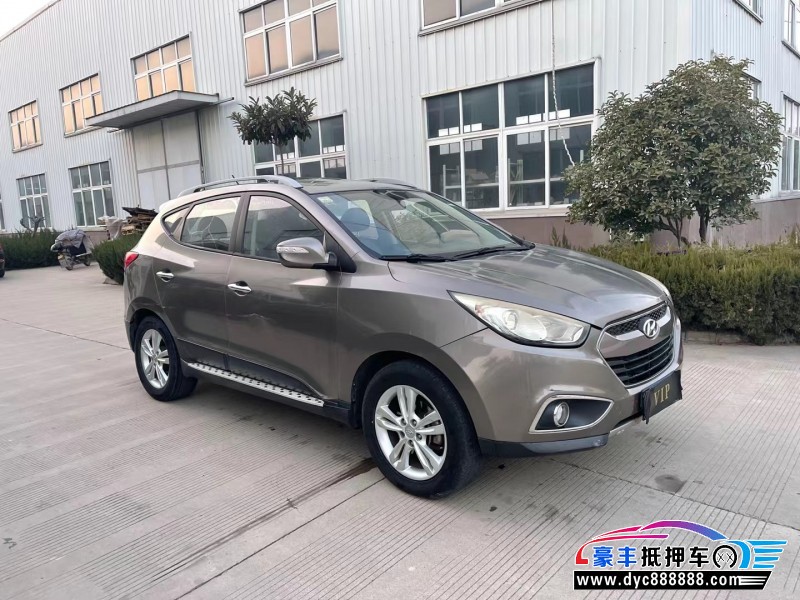 13年现代ix35轿车抵押车出售