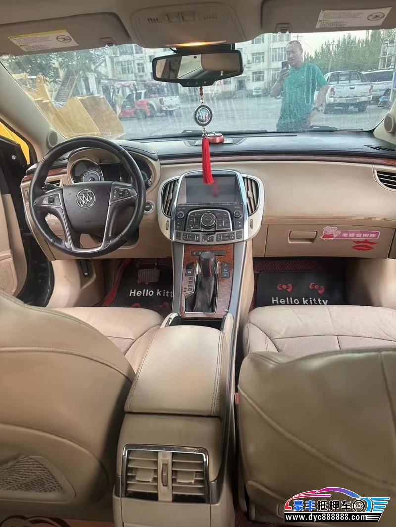 10年别克君越轿车抵押车出售