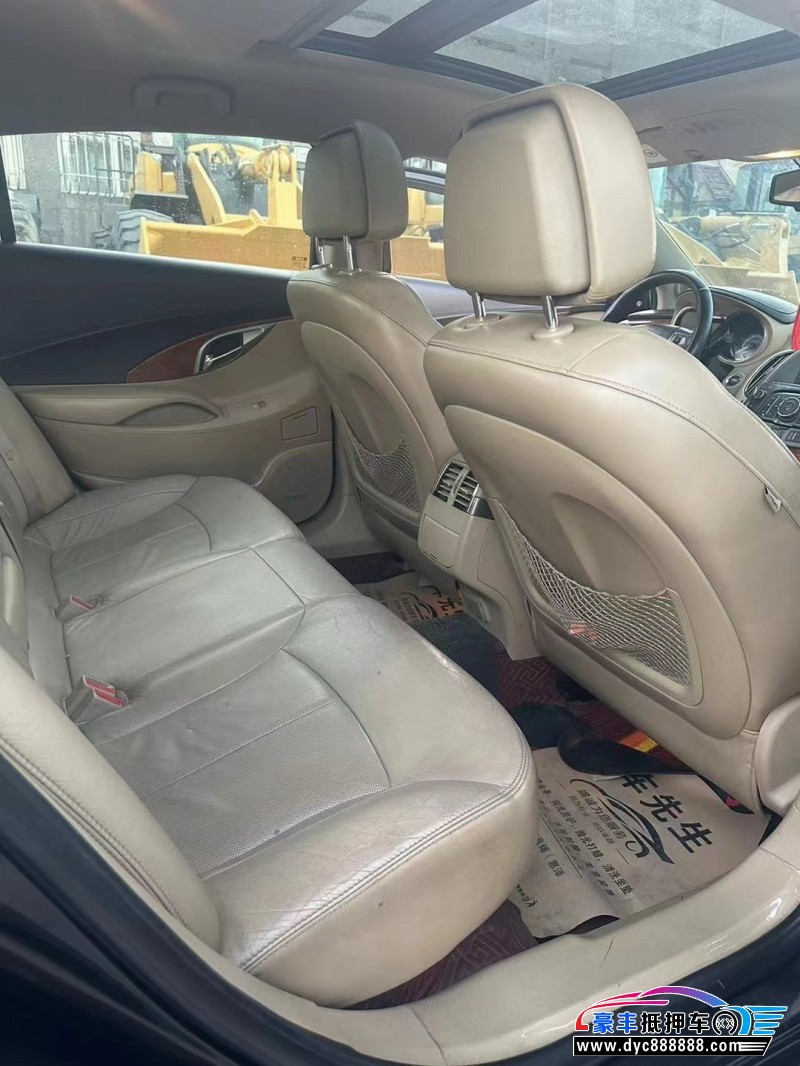 10年别克君越轿车抵押车出售