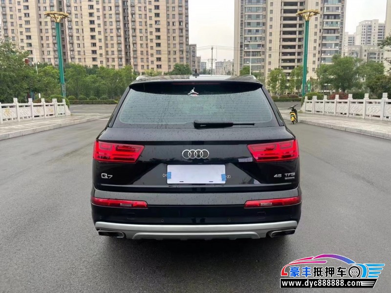 16年奥迪Q7轿车抵押车出售