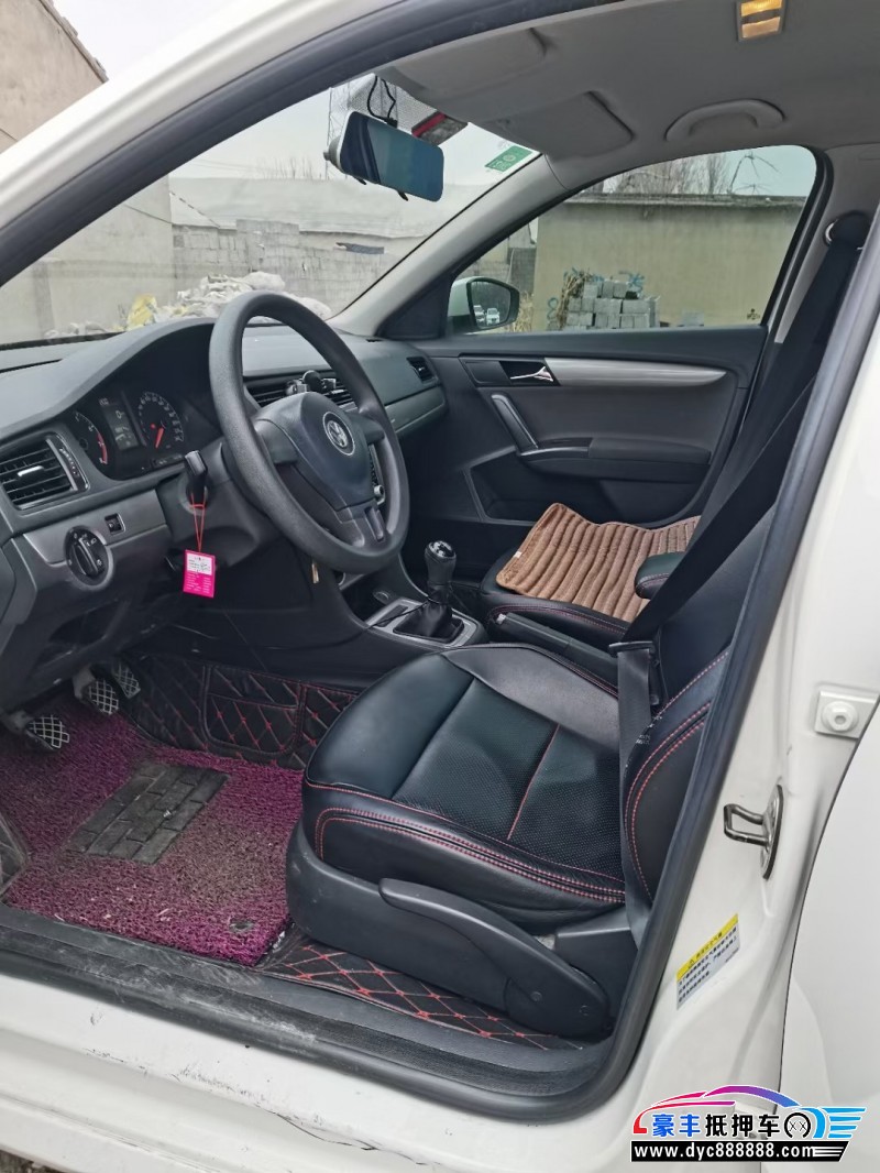 14年大众朗行轿车抵押车出售