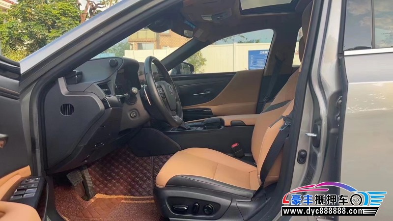 22年雷克萨斯ES轿车抵押车出售