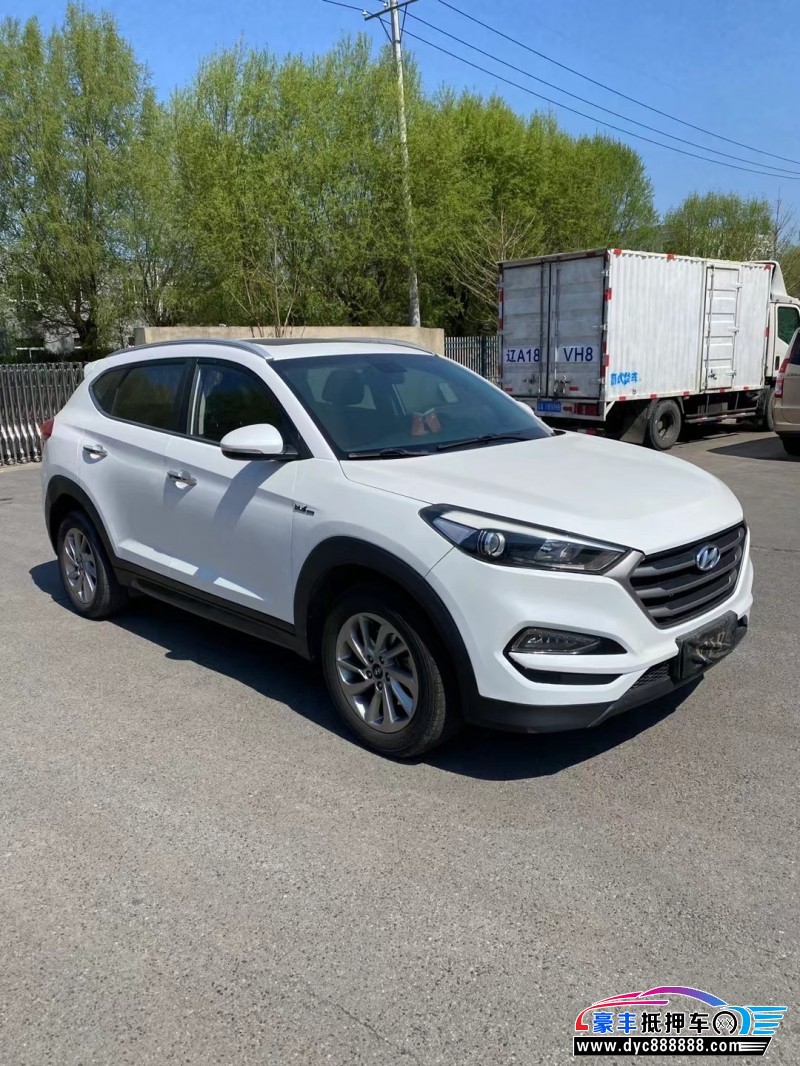 16年现代途胜轿车抵押车出售