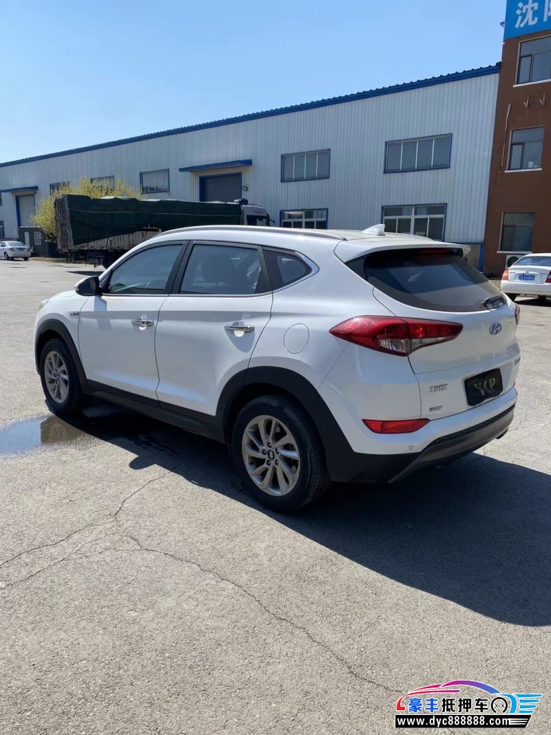 16年现代途胜轿车抵押车出售