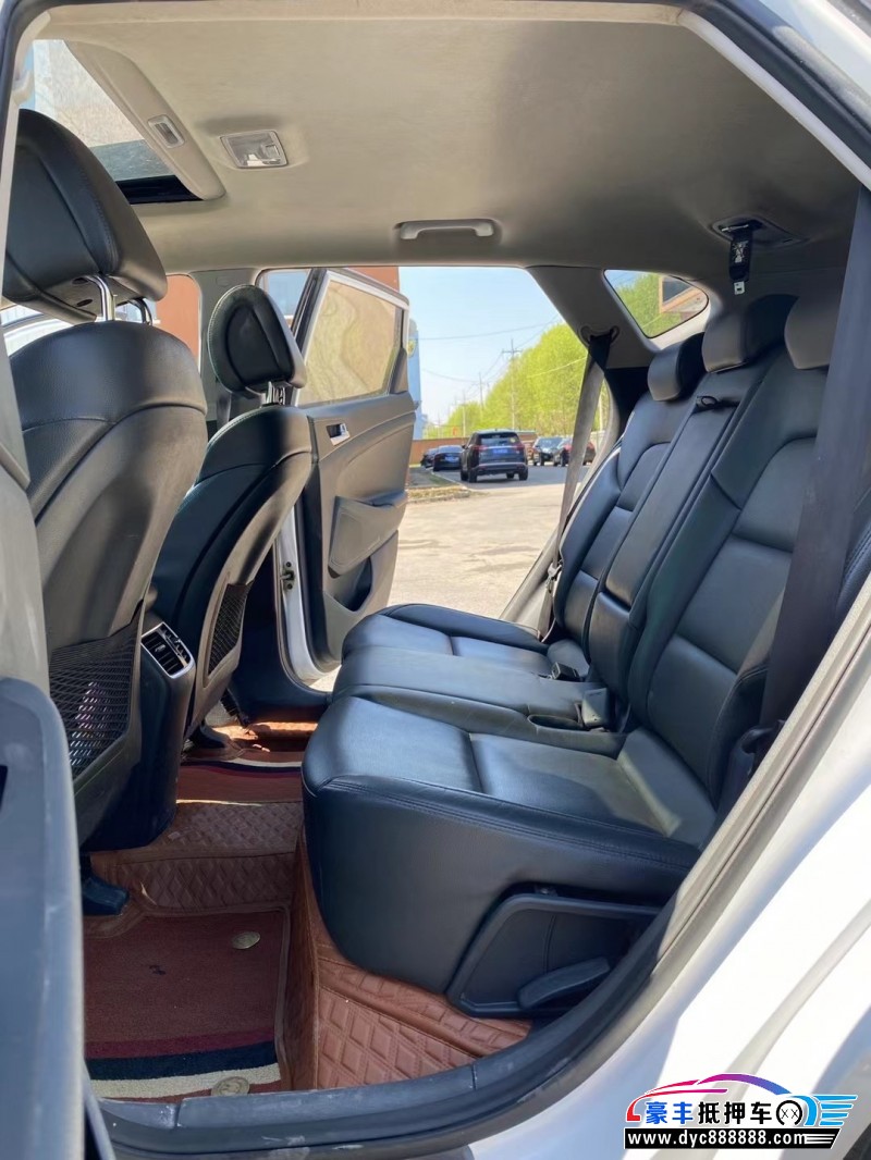 16年现代途胜轿车抵押车出售