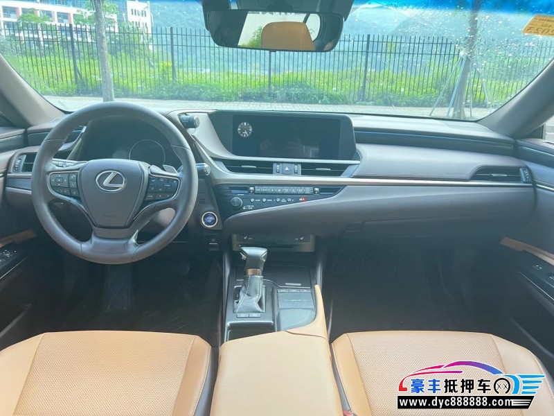 19年雷克萨斯ES轿车抵押车出售