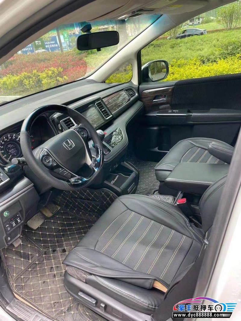 17年本田艾力绅轿车抵押车出售