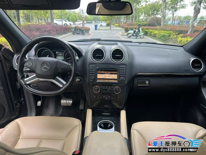 11年奔驰ML轿车抵押车出售