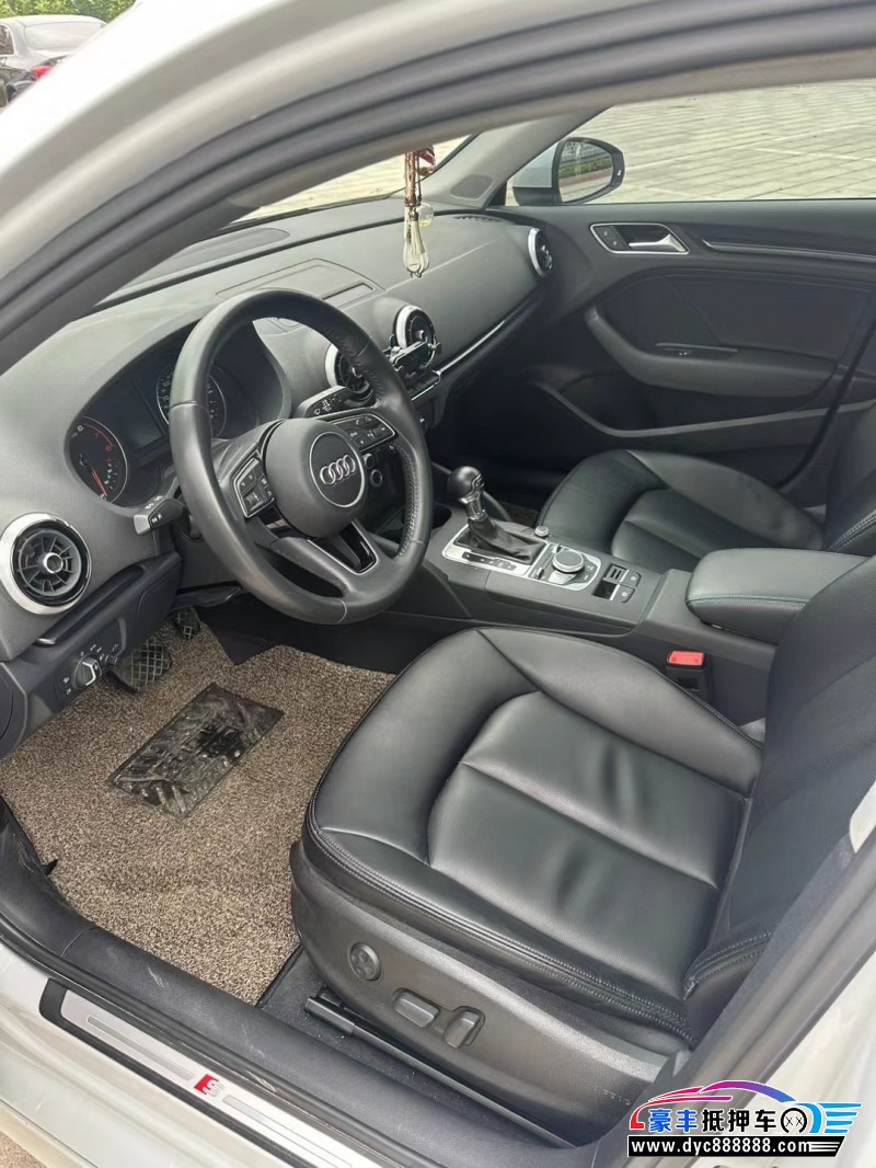 19年奥迪A3轿车抵押车出售