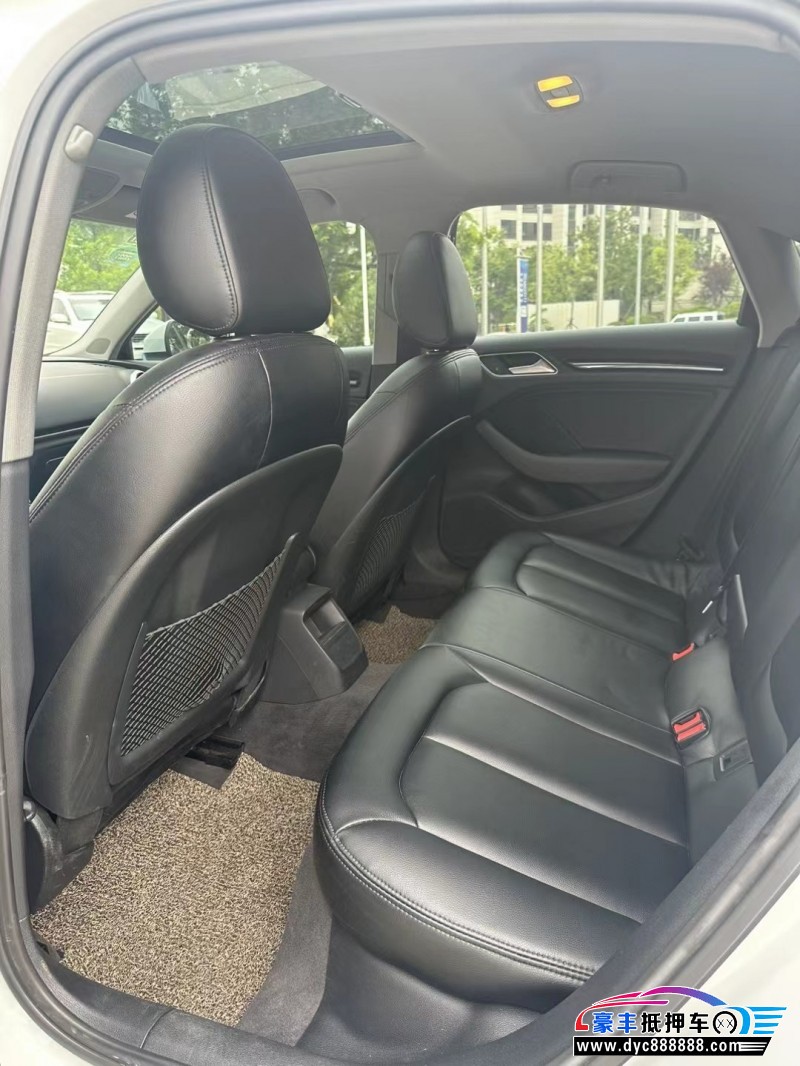 19年奥迪A3轿车抵押车出售