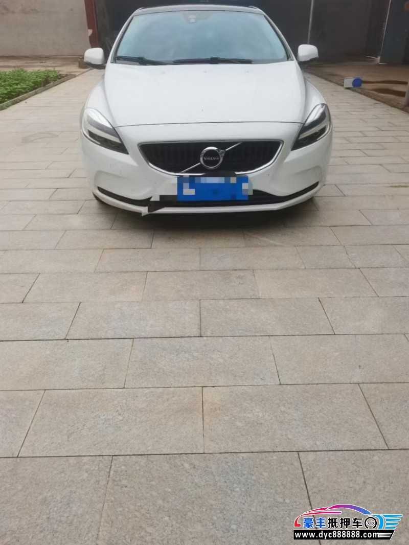 18年沃尔沃V40轿车抵押车出售