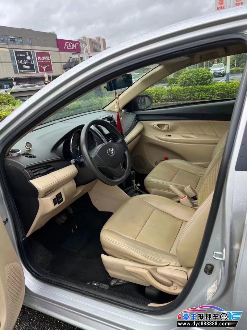 16年丰田威驰轿车抵押车出售