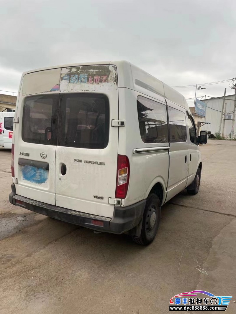 15年上汽大通V80轿车抵押车出售