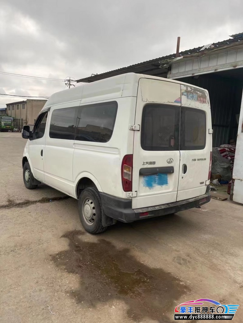 15年上汽大通V80轿车抵押车出售