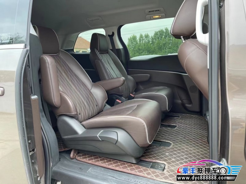 21年别克GL8轿车抵押车出售