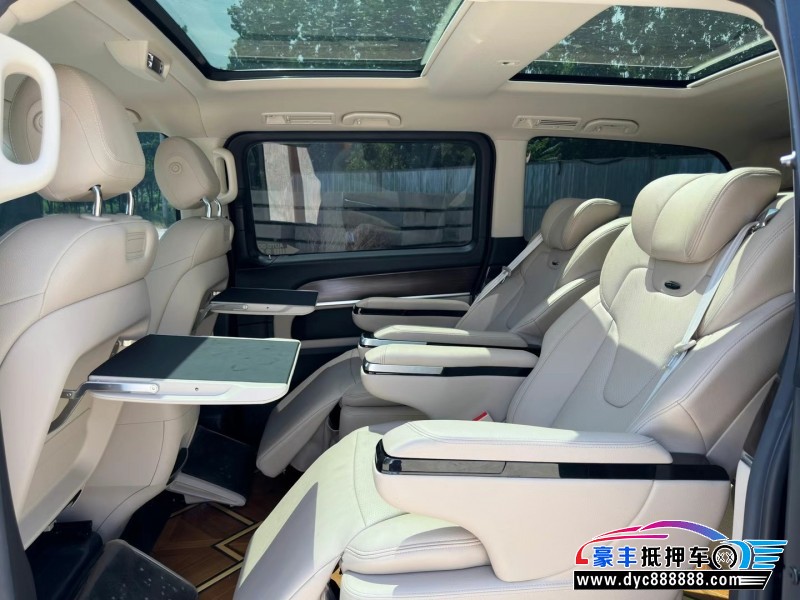 21年奔驰V级轿车抵押车出售