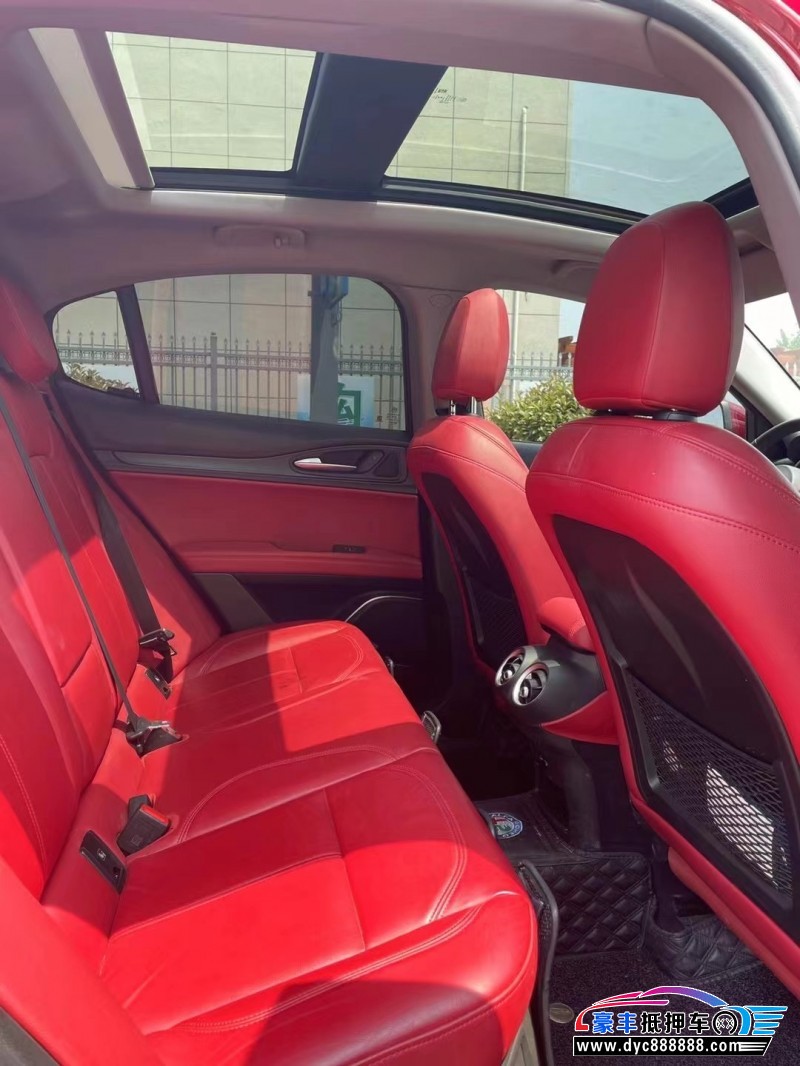 18年阿尔法·罗密欧Stelvio轿车抵押车出售