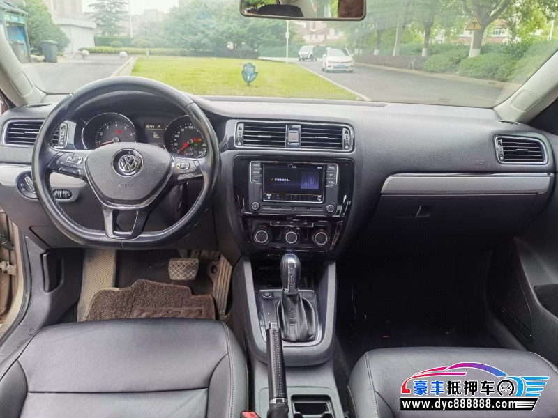 17年大众速腾轿车抵押车出售