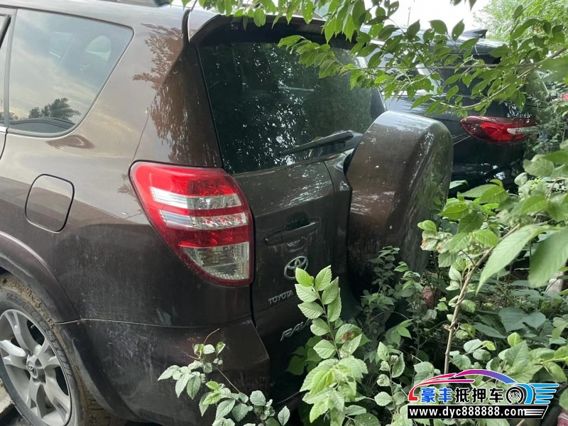 13年丰田RAV4荣放轿车抵押车出售