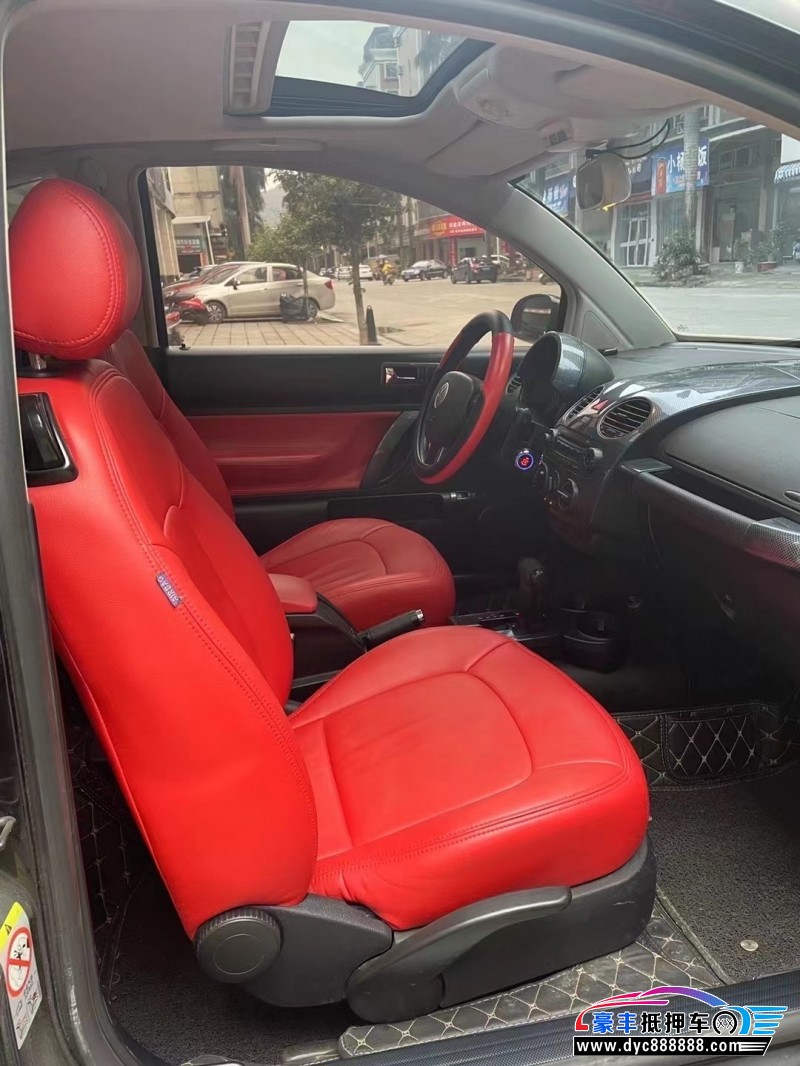 10年大众甲壳虫轿车抵押车出售