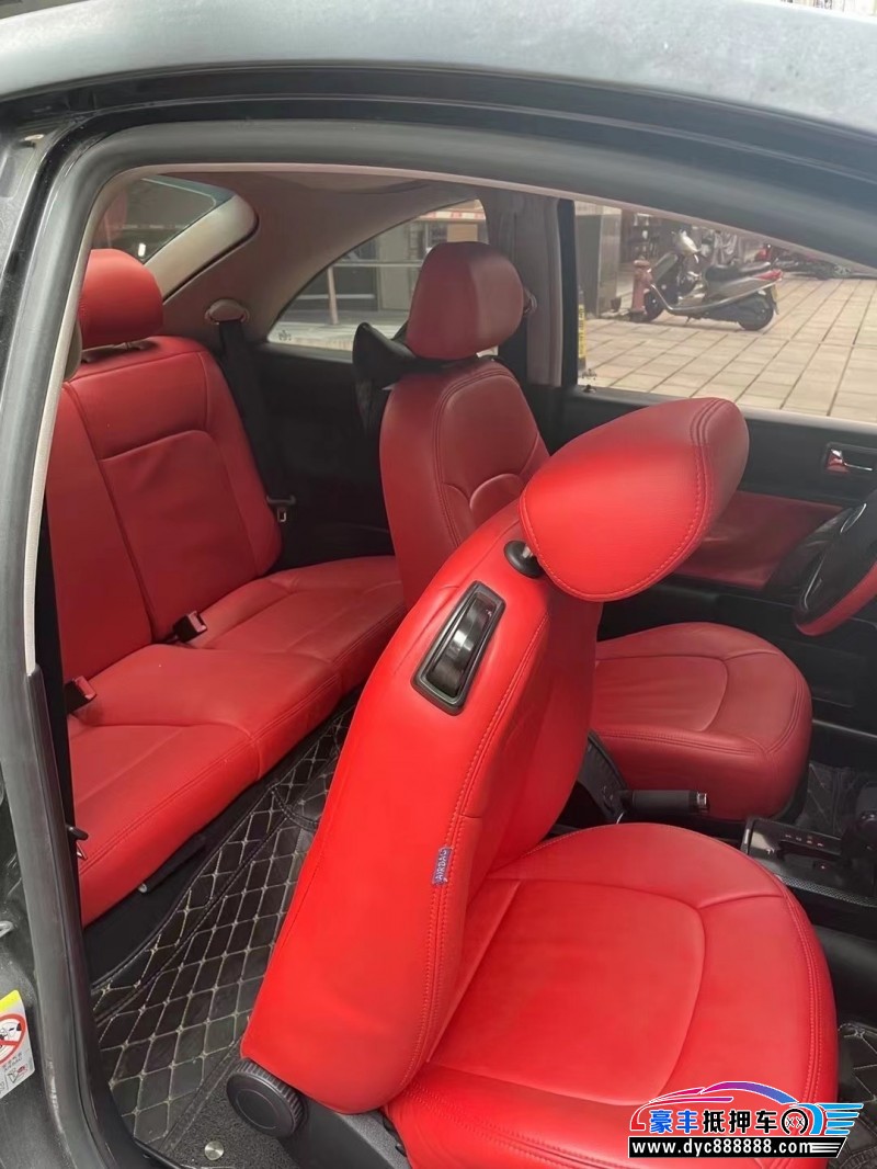 10年大众甲壳虫轿车抵押车出售