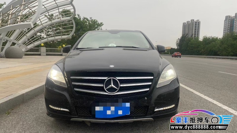 12年奔驰R级轿车抵押车出售