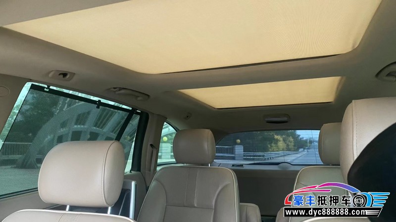 12年奔驰R级轿车抵押车出售